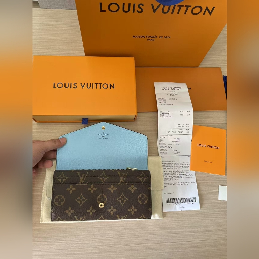 Louis Vuitton Sarah Wallet